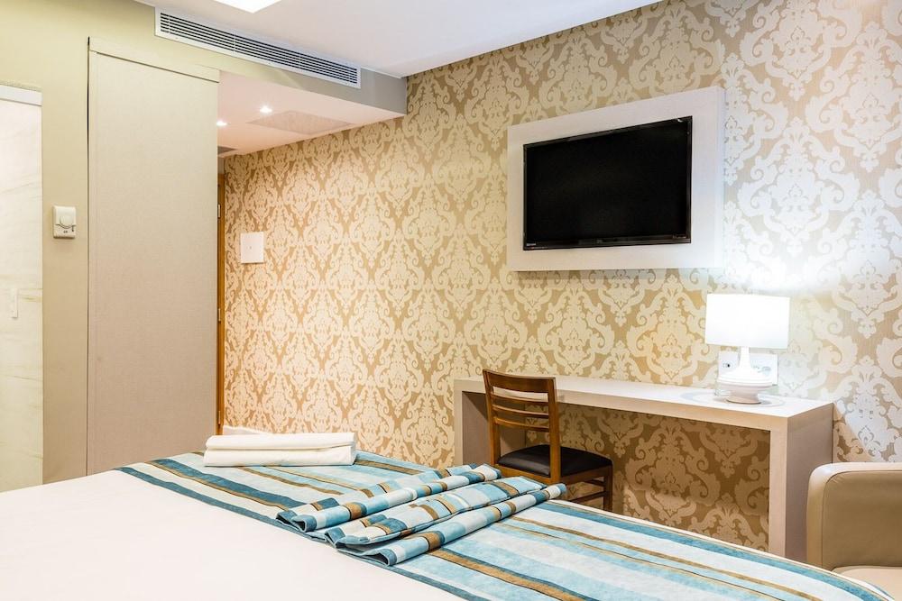 Vox Hotel サン・ジョアン・デ・メリチ エクステリア 写真