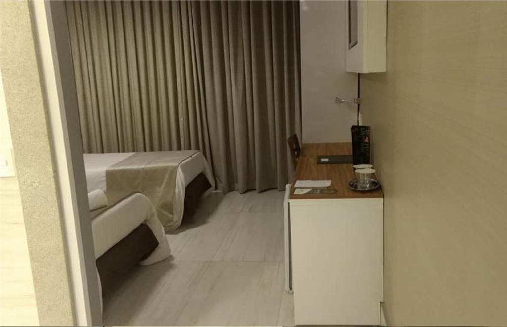 Vox Hotel サン・ジョアン・デ・メリチ エクステリア 写真