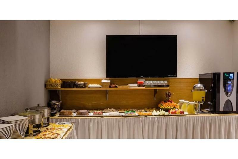 Vox Hotel サン・ジョアン・デ・メリチ エクステリア 写真